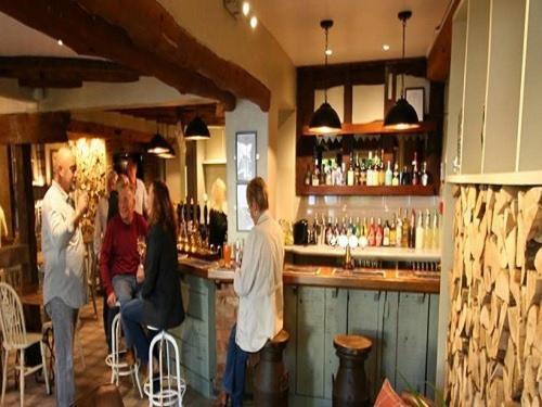 מלון סווינדון The Fox & Hounds חדר תמונה